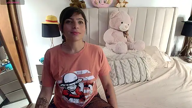 Emyii  online show from 04-12-26, 11:32