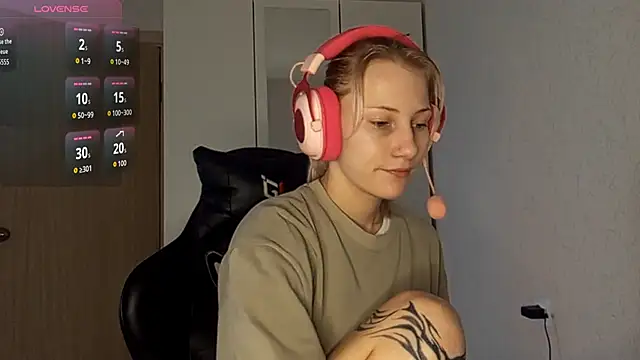 FoxySable online show from 11-19-25, 08:14