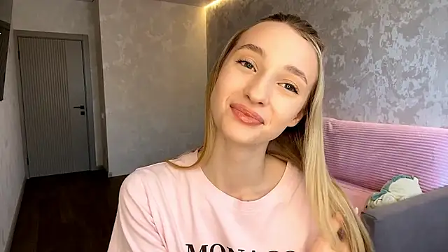 Snapshot of NikyHelton chatting on 11-18-25, 07:46 NikyHelton online show from 11-18-25, 07:46