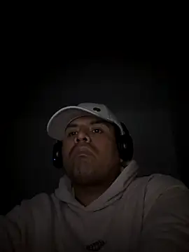 Snapshot of Pelotas2000 chatting on 11-18-25, 03:34 Pelotas2000 online show from 11-18-25, 03:34