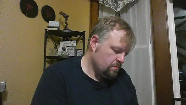 Snapshot of TheOneDonShaun chatting on 12-15-25, 06:06 TheOneDonShaun online show from 12-15-25, 06:06