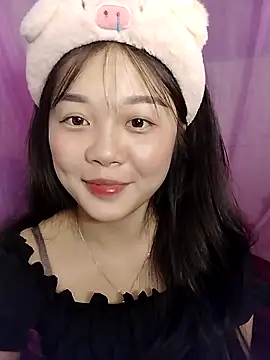 Snapshot of Baa-bee22 chatting on 03-26-26, 01:33 Baa-bee22 online show from 03-26-26, 01:33