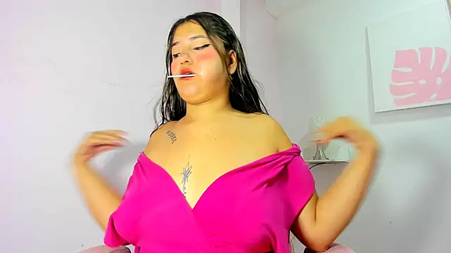 Snapshot of natalia_torres77 chatting on 11-28-25, 02:36 natalia torres77 online show from 11-28-25, 02:36