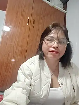 Snapshot of Cover-baa chatting on 12-13-25, 07:53 Cover-baa online show from 12-13-25, 07:53