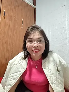 Snapshot of Cover-baa chatting on 12-14-25, 11:09 Cover-baa online show from 12-14-25, 11:09