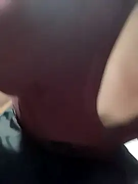 Snapshot of Cover-baa chatting on 12-19-25, 10:39 Cover-baa online show from 12-19-25, 10:39