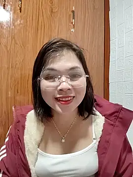 Snapshot of Cover-baa chatting on 12-21-25, 11:50 Cover-baa online show from 12-21-25, 11:50