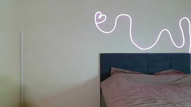 eva vuv online show from 11-22-25, 05:01