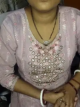 Snapshot of Bangla_Raani chatting on 01-18-26, 04:44 Bangla Raani online show from 01-18-26, 04:44