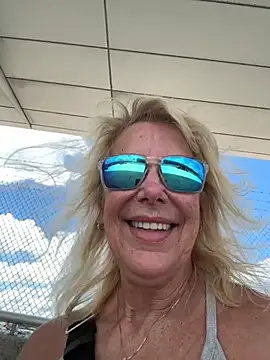 Snapshot of FitCougar chatting on 05-14-26, 06:04 FitCougar online show from 05-14-26, 06:04