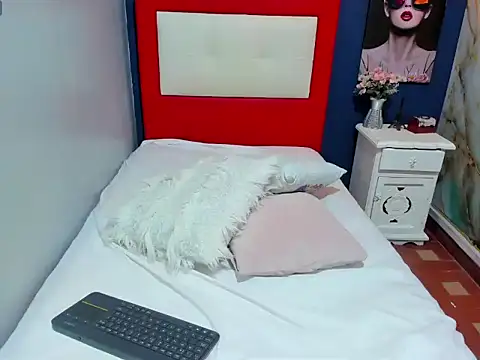 Snapshot of Xelena_Kiss chatting on 11-22-25, 01:04 Xelena Kiss online show from 11-22-25, 01:04