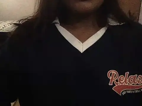 Snapshot of raveena_hot chatting on 05-29-26, 12:47 raveena hot online show from 05-29-26, 12:47