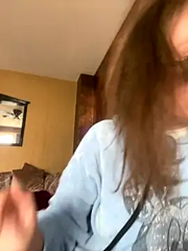 Snapshot of Rosegold69 chatting on 11-18-25, 12:20 Rosegold69 online show from 11-18-25, 12:20