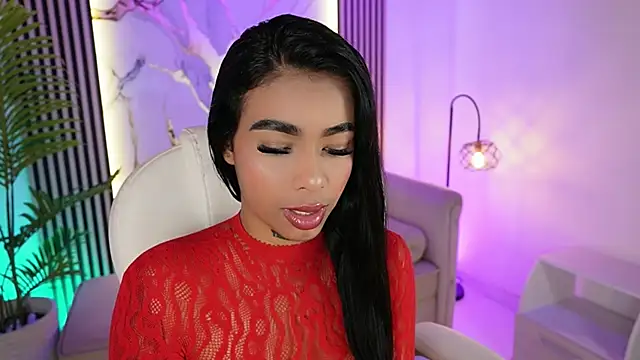 Snapshot of MeganLowell chatting on 11-26-25, 07:59 MeganLowell online show from 11-26-25, 07:59