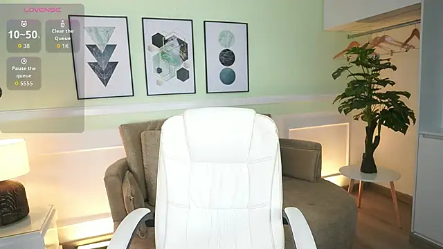 Snapshot of MeganLowell chatting on 01-06-26, 11:36 MeganLowell online show from 01-06-26, 11:36