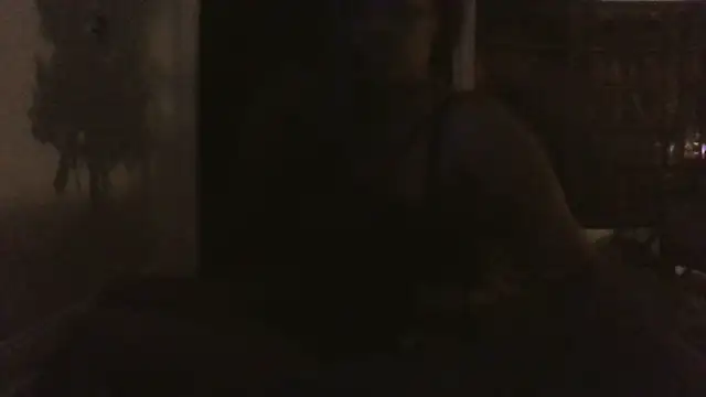 Snapshot of VenezuelaLuxeNoir chatting on 12-17-25, 01:06 VenezuelaLuxeNoir online show from 12-17-25, 01:06