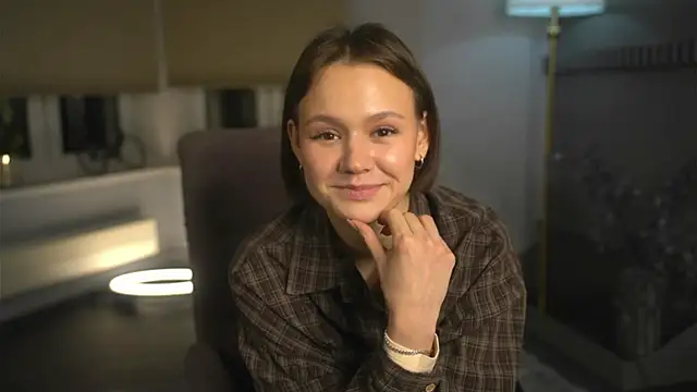 Snapshot of DeliaBernon chatting on 11-18-25, 01:04 DeliaBernon online show from 11-18-25, 01:04