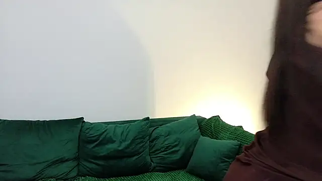 Layladesire online show from 11-22-25, 04:22