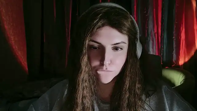 DaraSecret online show from 11-18-25, 01:22