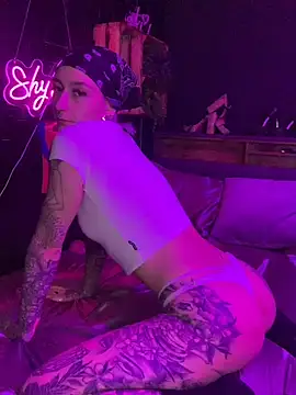 Snapshot of Shy-Ivy chatting on 05-20-26, 10:16 Shy-Ivy online show from 05-20-26, 10:16