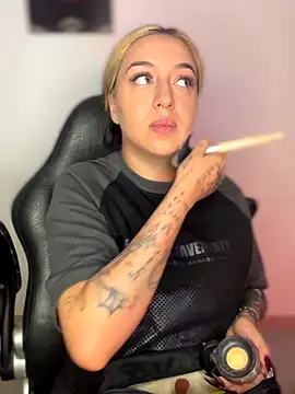 VeloraVyxen  online show from 11-30-25, 03:21