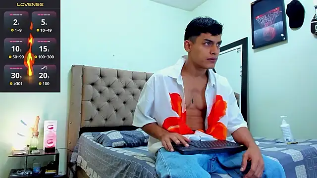 Snapshot of blorelopez chatting on 02-01-26, 01:31 blorelopez online show from 02-01-26, 01:31