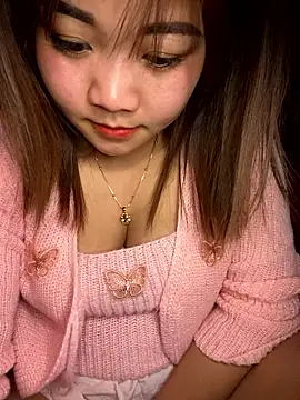 Snapshot of Sunset-yll chatting on 01-14-26, 04:12 Sunset-yll online show from 01-14-26, 04:12