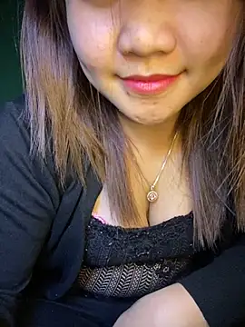 Snapshot of Sunset-yll chatting on 02-21-26, 09:54 Sunset-yll online show from 02-21-26, 09:54