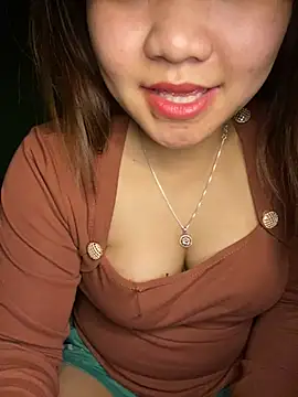 Snapshot of Sunset-yll chatting on 02-23-26, 11:07 Sunset-yll online show from 02-23-26, 11:07