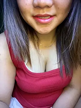 Snapshot of Sunset-yll chatting on 03-17-26, 08:23 Sunset-yll online show from 03-17-26, 08:23