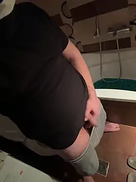 Snapshot of Locotre22 chatting on 12-04-25, 05:28 Locotre22 online show from 12-04-25, 05:28