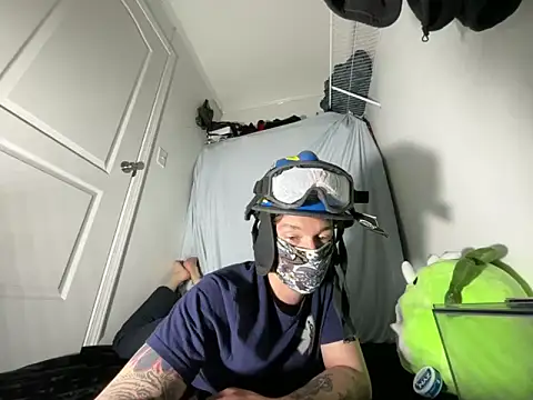 Snapshot of Jaxrouge chatting on 11-18-25, 06:18 Jaxrouge online show from 11-18-25, 06:18