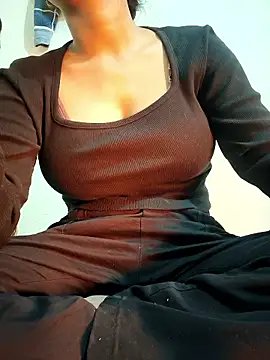 Snapshot of Only_Lali chatting on 01-10-26, 02:30 Only Lali online show from 01-10-26, 02:30