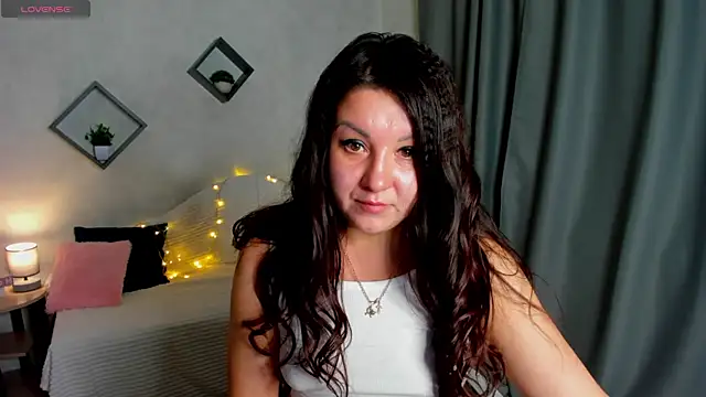 still  her online show from 11-24-25, 01:49