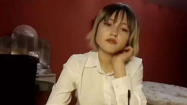 SkylaPorter online show from 11-25-25, 01:55