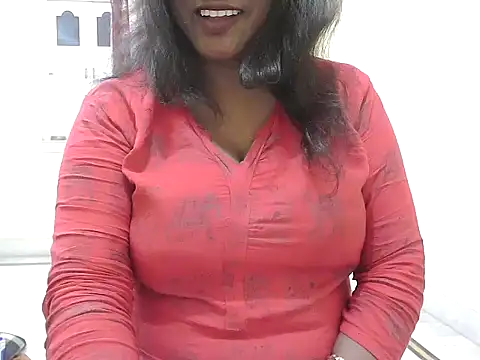 Snapshot of Tanu_Bengali chatting on 12-16-25, 03:17 Tanu Bengali online show from 12-16-25, 03:17