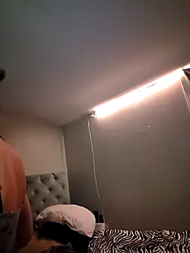 Snapshot of Drowning667 chatting on 03-04-26, 04:18 Drowning667 online show from 03-04-26, 04:18