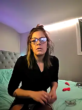 Snapshot of Drowning667 chatting on 03-08-26, 11:41 Drowning667 online show from 03-08-26, 11:41