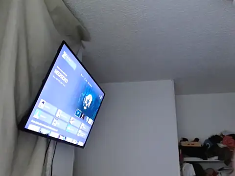 Snapshot of Nanylux chatting on 11-29-25, 04:04 Nanylux online show from 11-29-25, 04:04