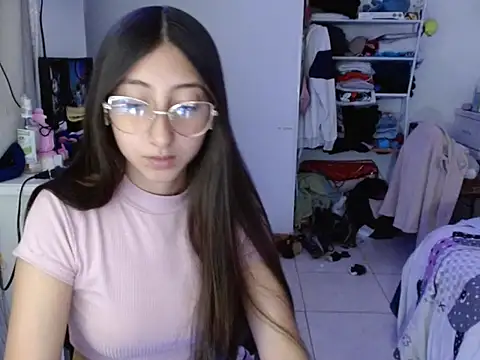 Snapshot of Nanylux chatting on 12-01-25, 04:06 Nanylux online show from 12-01-25, 04:06