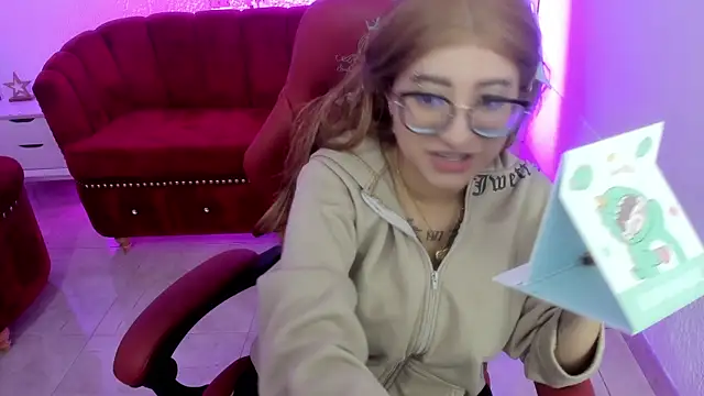 Snapshot of yuyu_m chatting on 11-30-25, 02:43 yuyu m online show from 11-30-25, 02:43