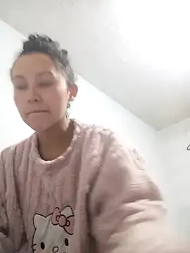 Snapshot of pettymoon1 chatting on 12-17-25, 07:09 pettymoon1 online show from 12-17-25, 07:09