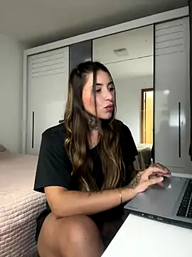 thauanydemontie online show from 11-21-25, 11:58