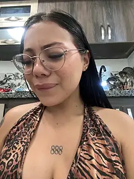 Snapshot of Megan_Ivy chatting on 04-25-26, 01:41 Megan Ivy online show from 04-25-26, 01:41