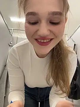 Snapshot of RussianWoman chatting on 03-14-26, 03:45 RussianWoman online show from 03-14-26, 03:45