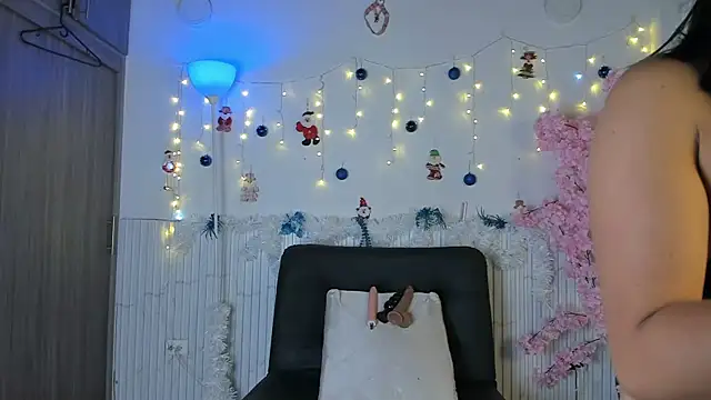 Nicole diaz7 online show from 12-22-25, 07:33