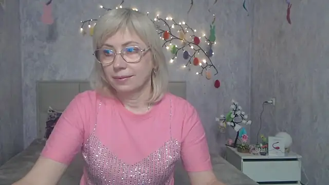 LaurenWishy online show from 04-06-26, 05:19