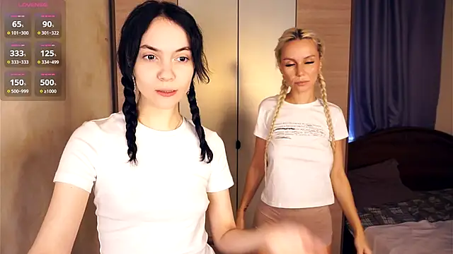 LorrieWilcinski online show from 12-21-25, 06:53