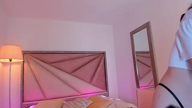 Snapshot of MarieTaylor_ chatting on 11-21-25, 12:04 MarieTaylor online show from 11-21-25, 12:04