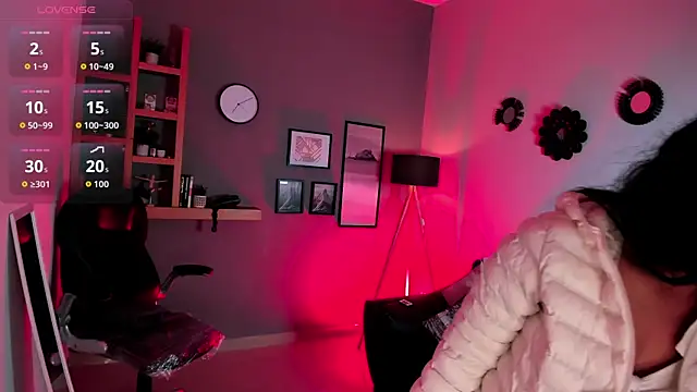 Violet Kumar online show from 11-29-25, 08:23